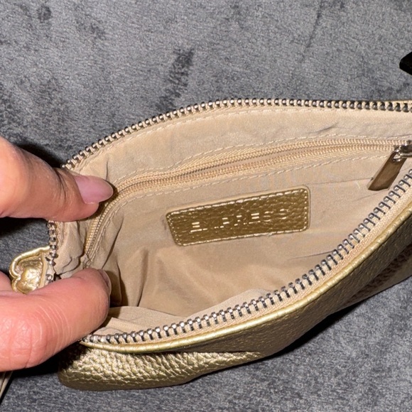 EXPRESS- Gold Textured Clutch Set - Picture 9 of 17